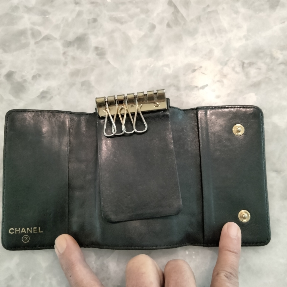Vintage Chanel Lambskin Key Holder - Picture 8 of 12